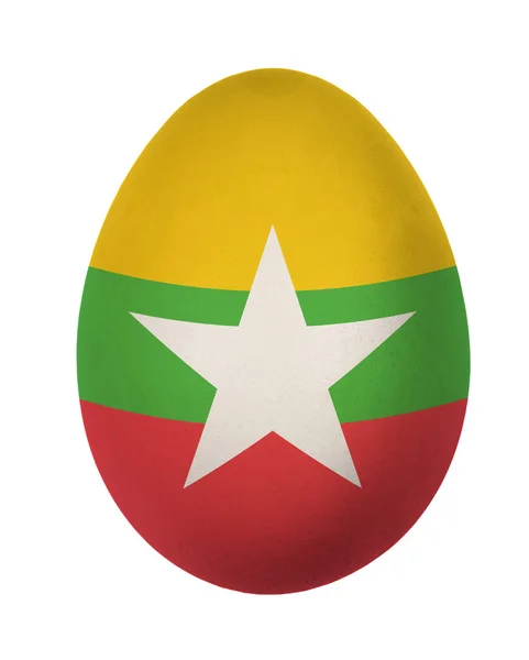 Цветной флаг Мьянмы Пасхальное яйцо на белом фоне — стоковое фото