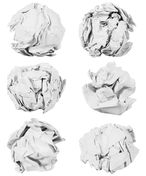Bolas de papel amassadas isoladas sobre fundo branco — Fotografia de Stock