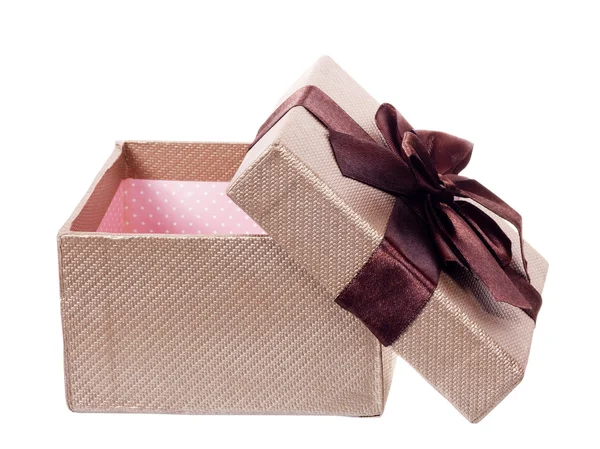 Caja regalo regalo marrón aislada sobre fondo blanco — Foto de Stock