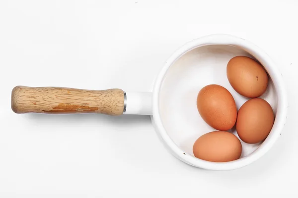 Vařená vejce ve stylu retro bílé hrnce, samostatný — Stock fotografie