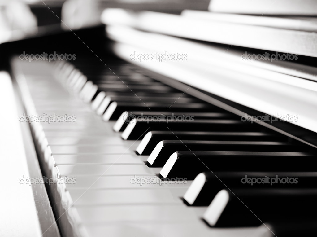 Piano Noir Close Up Fond Flou Et Premier Plan Image Libre De Droit Par Prapass C 36859313