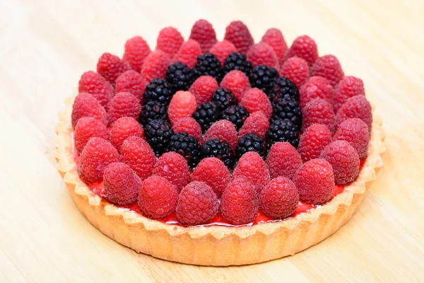 Torta crostata di lamponi e gelsi — Foto Stock