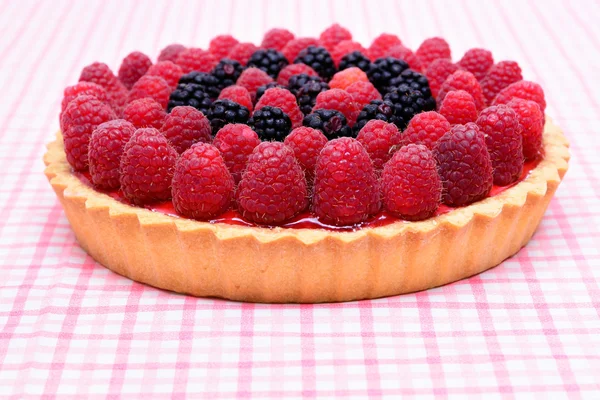 Pai raspberry dan mulberry tart — Stok Foto