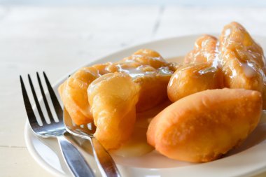 Çinli çıtır çıtır kızarmış hamur