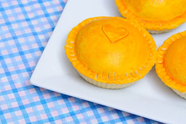 Torta de carne amarela — Fotografia de Stock