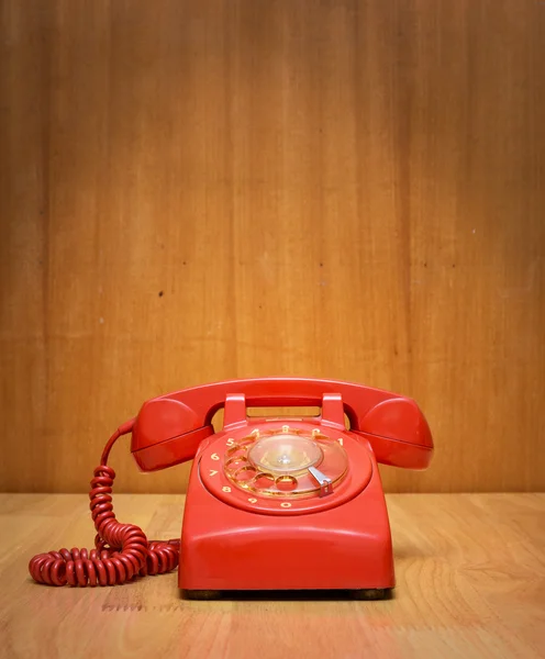 Vintage velho vermelho casa telefone — Fotografia de Stock