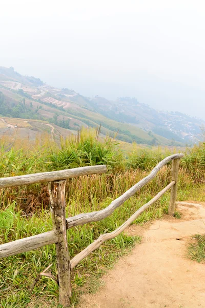 Sentiero a piedi polvere di montagna — Foto Stock