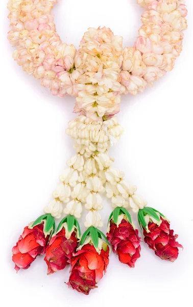 白い背景上に分離されてタイのジャスミンの花輪 — ストック写真