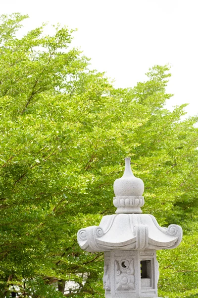 华人庙宇绿树 — 图库照片