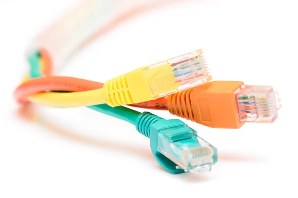 Cabo de rede LAN colorido isolado em fundo branco — Fotografia de Stock