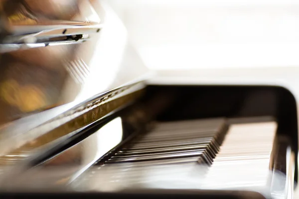 Vintage brown piano shallow deep of field — Stock Photo, Image