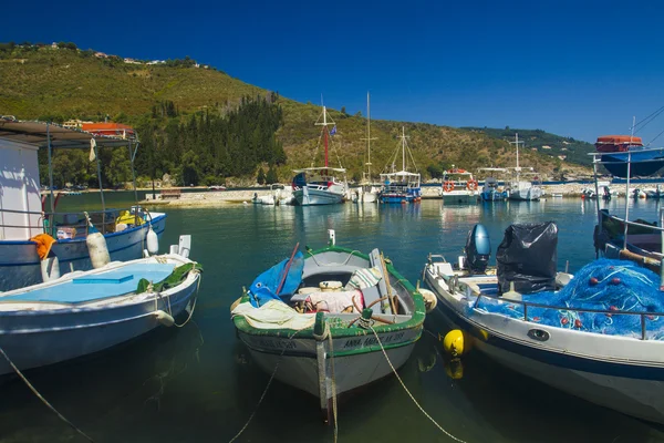 Barcos en el puerto — Foto de Stock