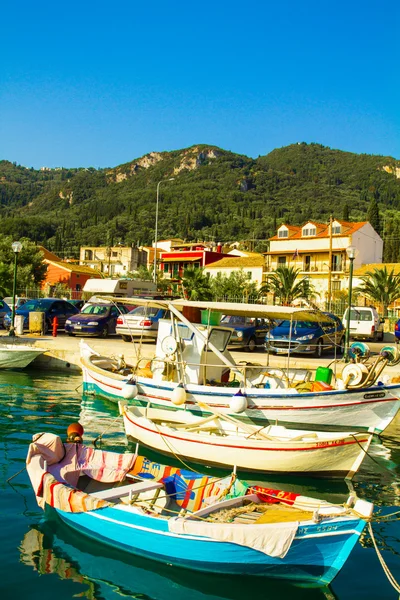 Barcos en el puerto — Foto de Stock