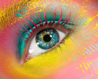 mavi göz yakın çekim boyalı