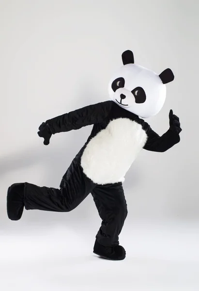 熊猫服装的人 — 图库照片