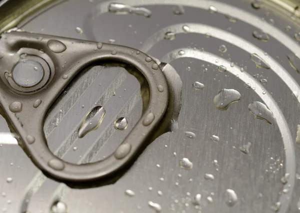 Water drops on beer can — Stock Photo, Image