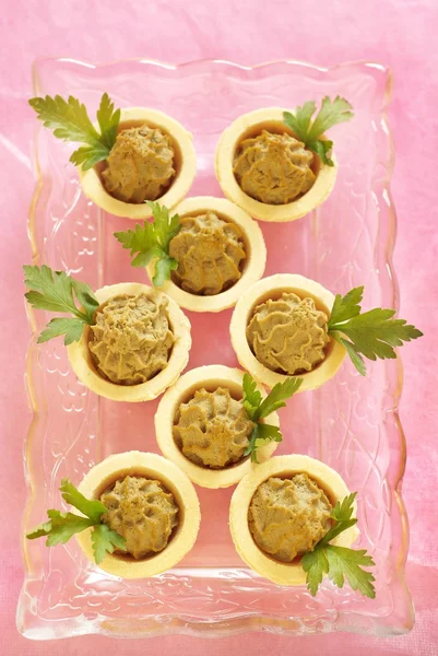 Homemade chicken liver pate in tartlets — Stock Photo, Image