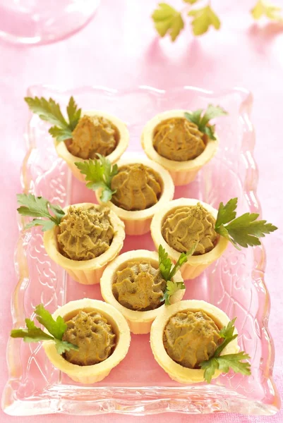 Homemade chicken liver pate in tartlets — Stock Photo, Image