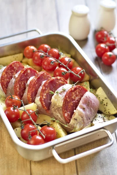 Fresh pork with chorizo and vegetables — Stock Photo, Image