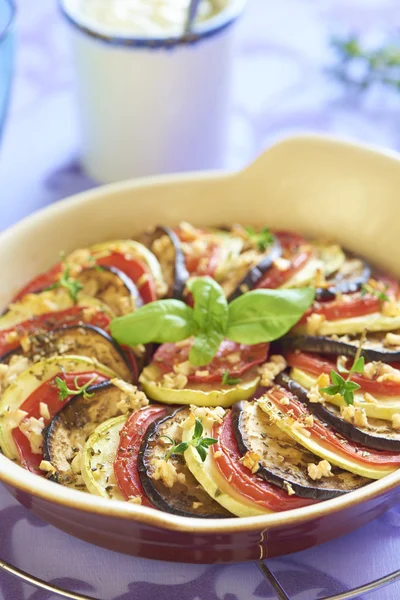 Baked vegetables with garlic and herbs — Stock Photo, Image
