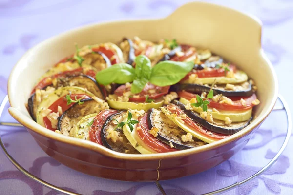 Baked vegetables with garlic and herbs — Stock Photo, Image