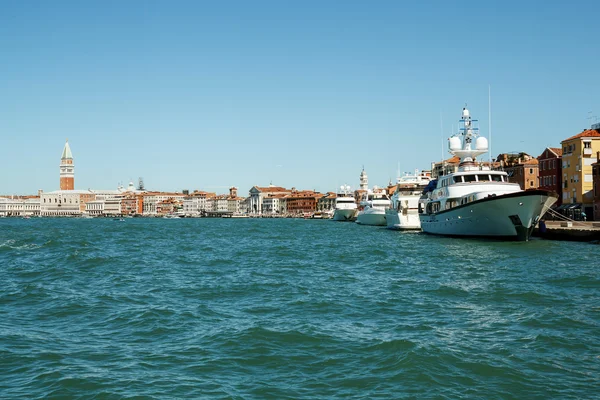 Порт в Венеции — стоковое фото