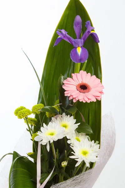 Mazzo di fiori freschi con gerber — Foto Stock