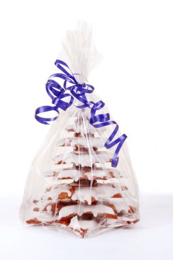 Noel gingerbreads ağaç beyaz zemin üzerine