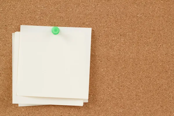 Empty note papers on cork board — Stock Photo, Image