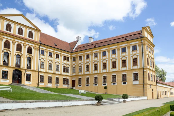 Περίφημο μπαρόκ chateau jaromerice nad rokytnou — Φωτογραφία Αρχείου