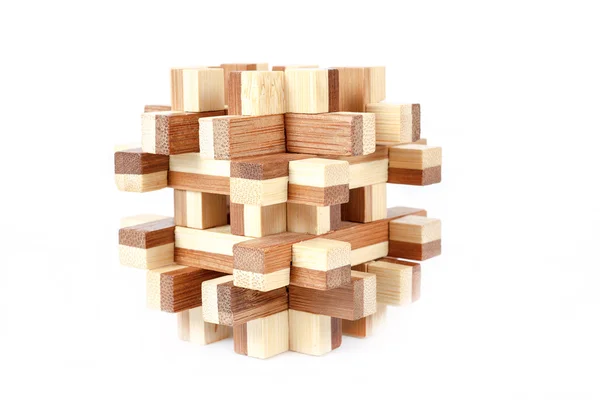 Решенная деревянная головоломка — стоковое фото