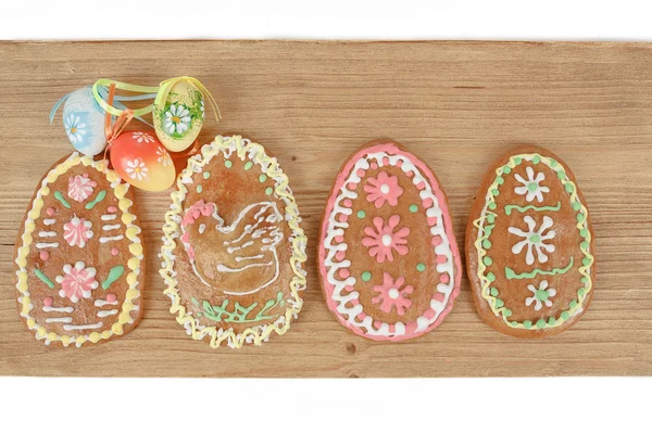 Pains de gingembre de Pâques et oeuf peint — Photo