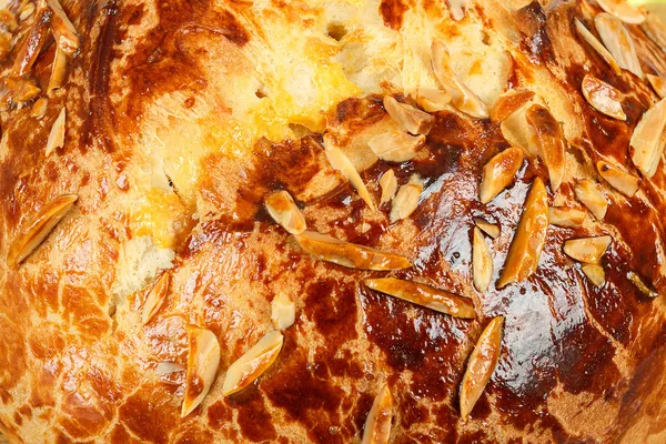 Nahaufnahme von typisch tschechischem Osterkuchen mit Mandeln — Stockfoto