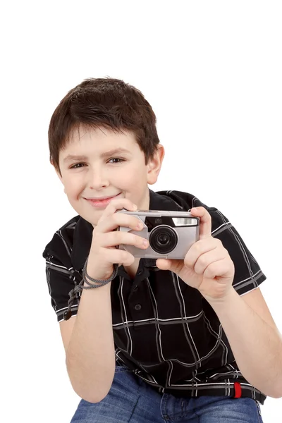 Kleiner Junge fotografiert horizontal mit Digitalkamera — Stockfoto