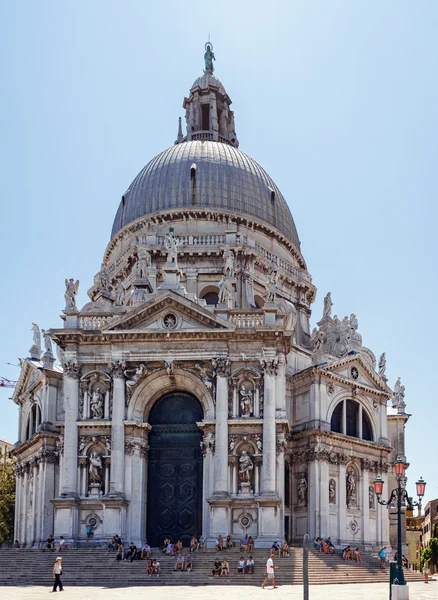 İtalya, Venedik - Temmuz 2012: santa maria della salute kilisede Venedik 16 Temmuz 2012 tarihinde. Kilise kaçış f onuruna inşa — Stok fotoğraf