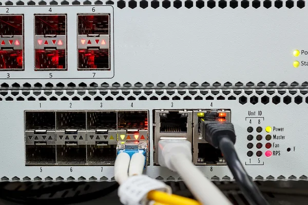 Teknologi centrerar med fiber optic pon utrustning — Stockfoto