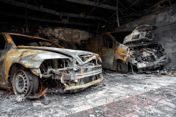 Närbild foto av en utbränd bilar — Stockfoto