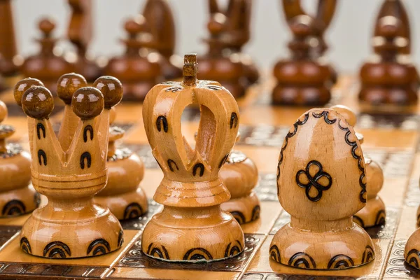 Chess board focus to white king and queen — Stock Photo, Image