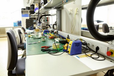 elektronik ekipman montaj işyeri