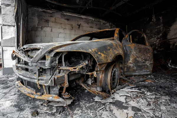Fotografie de aproape a unei mașini arse — Fotografie, imagine de stoc