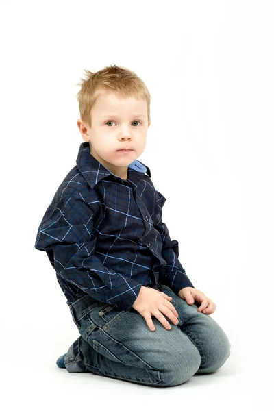 Studio portret van jonge mooie jongen — Stockfoto