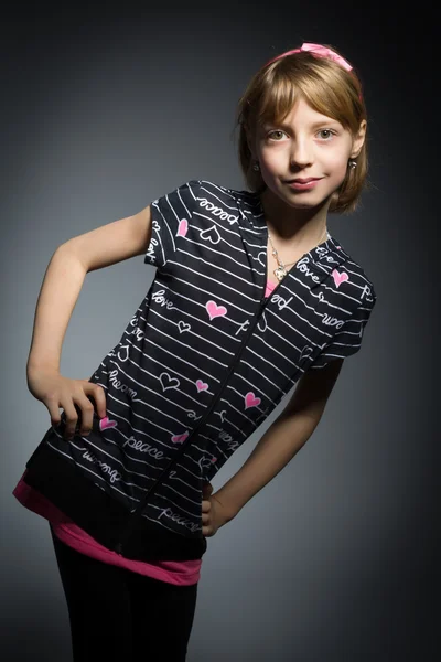 Studio portrait of young beautiful girl — Stock Photo, Image