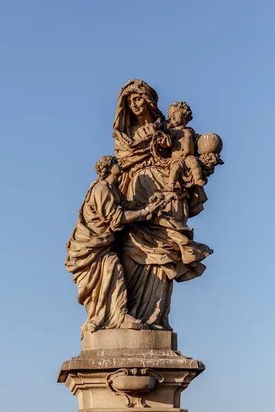 Staue on the Charles Bridge in Prague, Czech Republic. — Stock Photo, Image