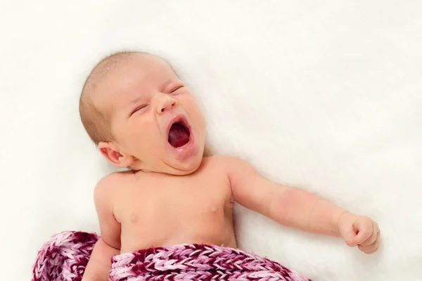 Crying newborn baby — Stock Photo, Image