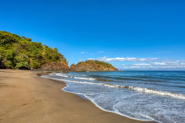 在哥斯达黎加El Coco的Playa Ocotal上的太平洋海浪 著名的潜水海滩 哥斯达黎加海滩的风景如画的天堂热带风景 Pura Vida Concept Travel Exotic — 图库照片