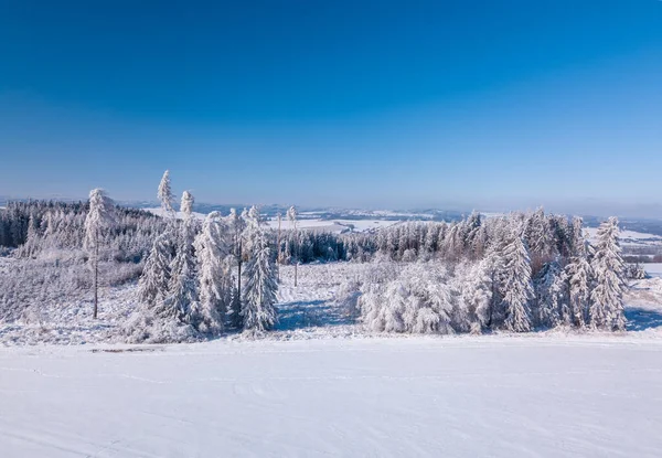 Vista Aérea Del Paisaje Invernal Cubierto Nieve Día Soleado República —  Fotos de Stock