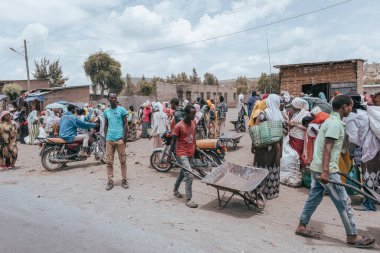 Aje, Oromia Bölgesi, Etiyopya - 16 Mayıs 2019: Aje Caddesi, Oromia Bölgesi, Etiyopya, Afrika