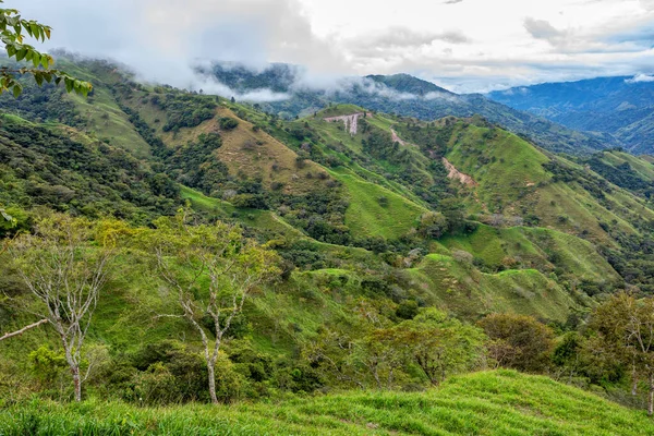 Beautiful View Hills Forest Surrounding Los Quetzales National Park Beautiful — Fotografia de Stock