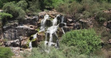 Awash Milli Parkı 'nda sonbahar. Etiyopya 'nın güneyindeki Awash Wildlife Reserve 'deki şelaleler. Wilderness sahnesi, Afrika
