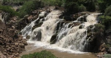 Awash Milli Parkı 'nda sonbahar. Etiyopya 'nın güneyindeki Awash Wildlife Reserve 'deki şelaleler. Wilderness sahnesi, Afrika